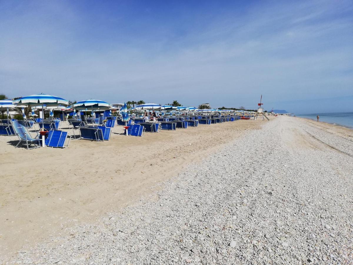 Hotel La Dimora Di Lola Porto SantʼElpidio Exteriér fotografie